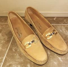 o_rinsu ✴︎Salvatore Ferragamoパンプス7 1/2 o_rinsu 様専用✴︎Salvatore Ferragamoパンプス7 1/2 - メルカリ