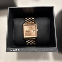 MARC BY MARC JACOBS ゴールドスクエアフェイス時計のサムネイル