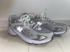 New Balance 725 スニーカー グレーのサムネイル