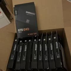 10 Samsung 870 EVO 250GB SATA 2.5インチ SSDのサムネイル