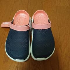 クロックス サンダルのサムネイル