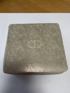 Dior ゴールド フラグメントケースのサムネイル