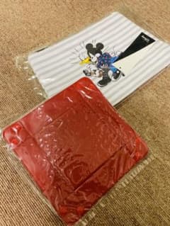 B'z ディズニー コラボグッズ エキシビションのサムネイル