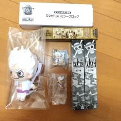 ワンピース ガチャ、時計目覚ましなし・旗、ポスター、ニカルフィぬいぐるみセットのサムネイル