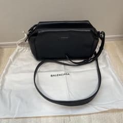 極美品☆ バレンシアガ　BALENCIAGA 黒　ブラック　革　ショルダーバッグのサムネイル