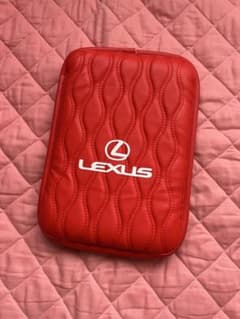 LEXUS 赤いアームクッション 合成皮革のサムネイル