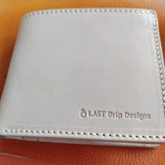 再度お値下げ】LAST Drip Designs 本革2つ折り財布 - メルカリ