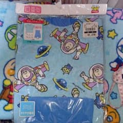 トイストーリー パジャマ 新品 90 夏物 上下セット 西松屋のサムネイル