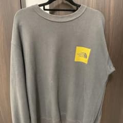 THE NORTH FACE ダークグレー トレーナーのサムネイル