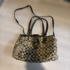 COACH シグネチャー ショルダーバッグ ブラウンのサムネイル