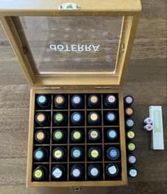 ドテラ精油15ml 21本 5ml 11本、サルベル、ケース付 入浴剤や石鹸作り ドテラ精油15ml 21本 5ml 11本、サルベル、ケース付 入浴剤や