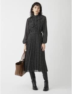 【新品・未使用】MilaOwen 衿フリルワンピースのサムネイル
