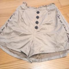 ラブラビ ベージュ ショートパンツ160のサムネイル