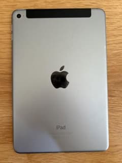 Apple iPad mini 4のサムネイル