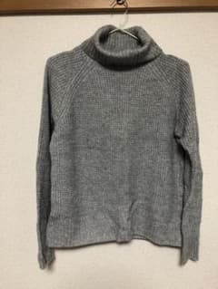 UNIQLO タートルネック ニット セーターのサムネイル