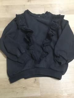 ZARA  黒　フリル　トレーナーのサムネイル