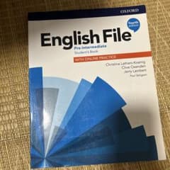 English File Pre-intermediate Student'sのサムネイル