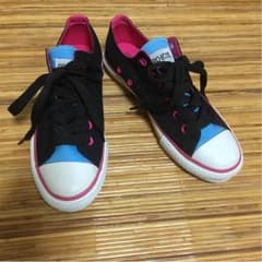 スニーカーのサムネイル