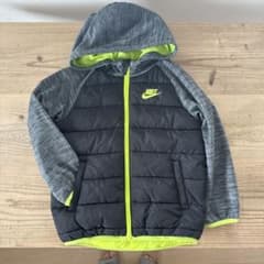 NIKE キッズ ジャケット ブラック グレー 蛍光イエロー 男の子 110㎝のサムネイル
