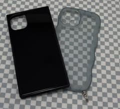 iPhone用黒ハードケースと透明ソフトケースセットのサムネイル