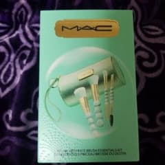 MAC ブラシ ウィズ フェイト ブラシ エッセンシャル キットのサムネイル