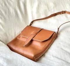 本革 ショルダーバッグ バケッタレザー 手仕事 ハンドメイド 植物鞣し 