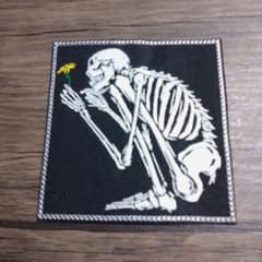 【スカル 花 タンポポ 刺繍ワッペン】【新品未使用】のサムネイル