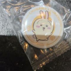 ちいかわ うさぎ くら寿司 コラボ 缶バッジのサムネイル