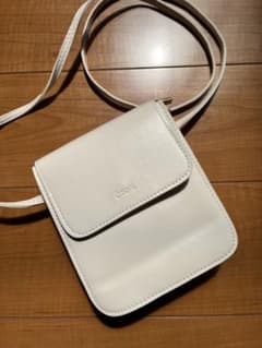 ショルダーバッグのサムネイル