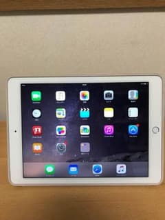 iPad Air 2 Wi-Fi + Cellular 16GB シルバーのサムネイル