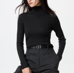 今季ユニクロ　XLブラックタートルネック