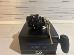 DAIWA SALTIGA IC 300H-SJ ベイトリールのサムネイル