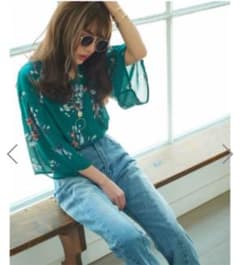 花柄フレアスリーブトップスのサムネイル