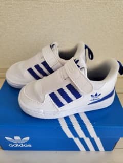 adidas キッズスニーカー 13cm 新品未使用のサムネイル