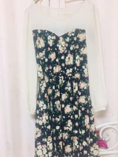 マジェスティックレゴン 花柄ワンピースのサムネイル