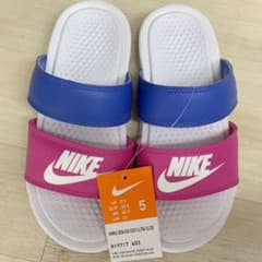 新品NIKE ナイキ サンダルのサムネイル