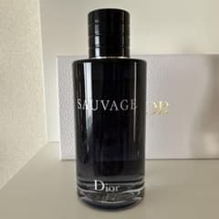 Dior Sauvage 男性用香水のサムネイル