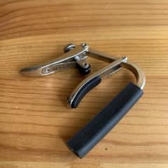 調整可能なカポタスト シルバー　SHUBBのサムネイル
