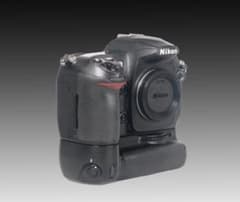Nikon D200 ボディ2073852+MB-D200バッテリーパック - メルカリ