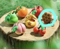 あつまれどうぶつの森　フルーツキーホルダーコレクション　はちのすのサムネイル