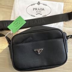 みさ様限定　PRADA ノベルティショルダーバッグ ブラック レザー みさ様限定 PRADA ノベルティショルダーバッグ ブラック レザー - メルカリ