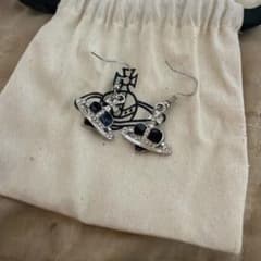 【新品未使用】Vivienne Westwood オーブ ピアスのサムネイル