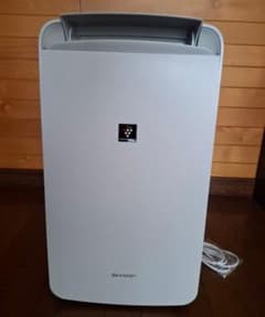 超値下げ【25年・極美品】シャープ 冷風衣類乾燥除湿機 CM-T100-W 