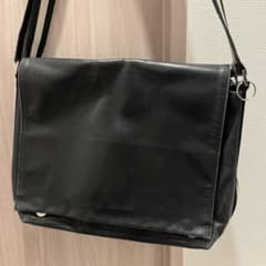 バリー　ショルダーバッグ　レザー　ブラックのサムネイル
