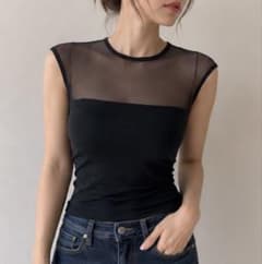 【新品タグ付き】カップ付き シアー ノースリーブ トップス ブラックのサムネイル