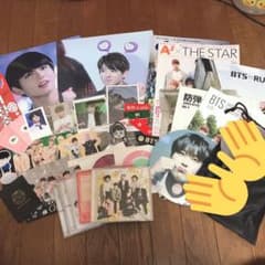 BTSのCD、グッズセットのサムネイル