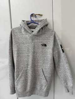 THE NORTH FACE スクエアロゴフーディのサムネイル