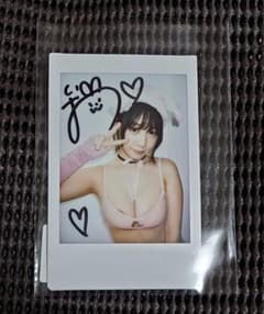 直筆サイン入り】伊織もえ チェキ ③ - メルカリ