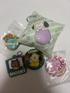 BT21 キーホルダー 缶バッジ セットのサムネイル