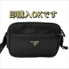PRADA ブラック メッセンジャーバッグ@B3 57 - メルカリ